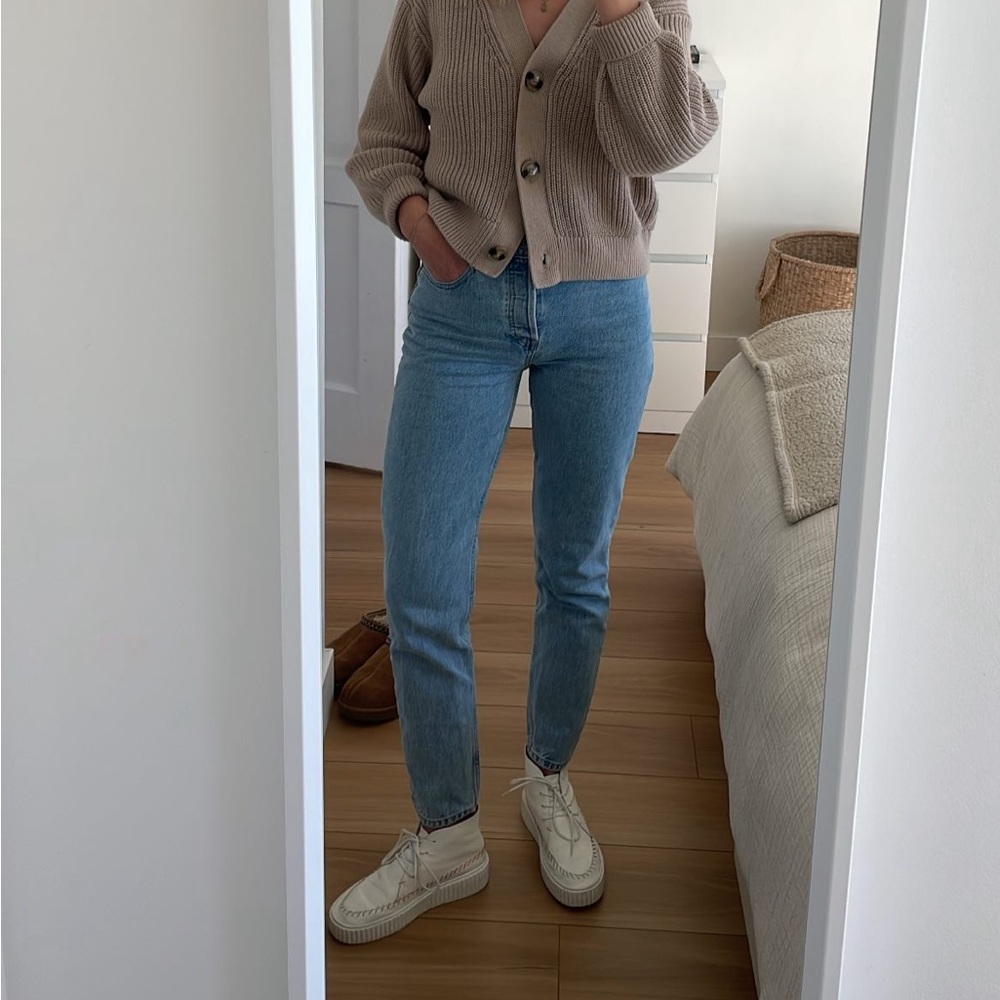 EVERLANE The '90s Cheeky Jean in Clear Water